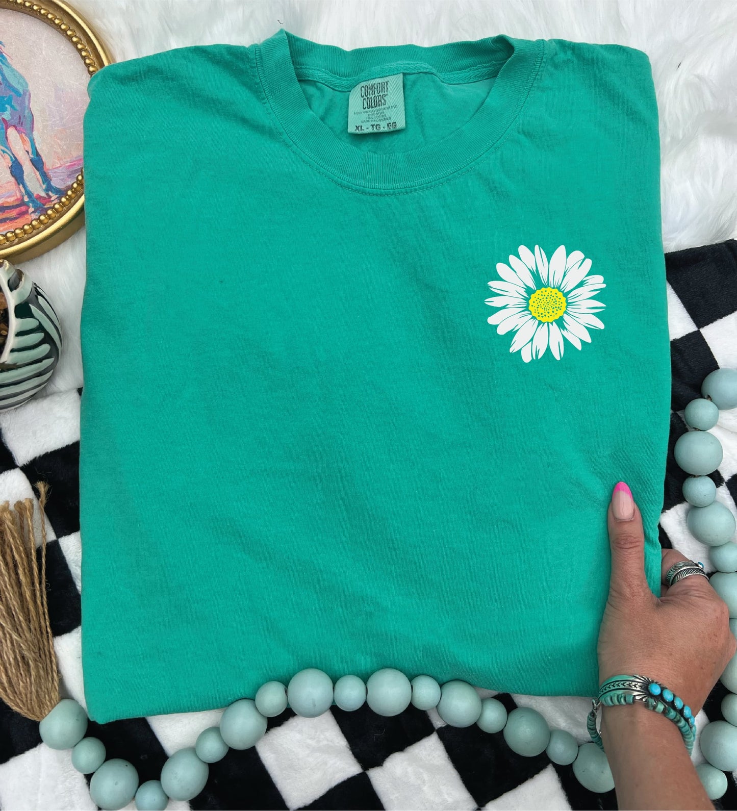 Daisy- Island Green Unisex Comfort Color Graphic Tee