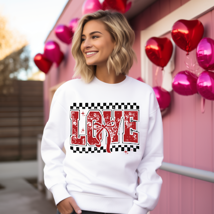 LOVE CHECKERED - Unisex Graphic Sweatshirt
